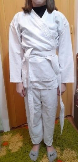Продам комплект кимоно с белым поясом