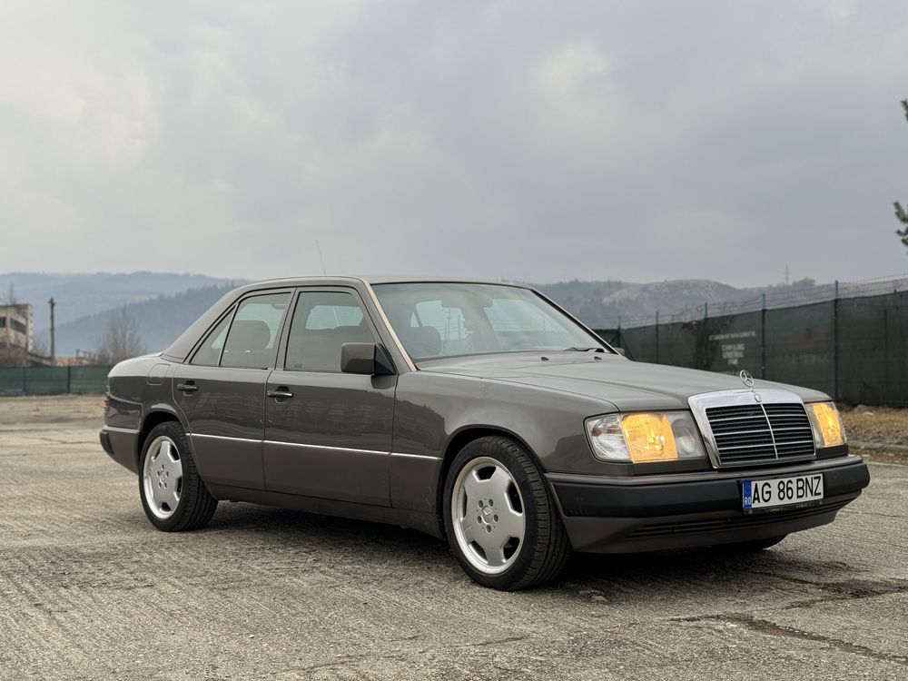 Mercedes-Benz 220E W124 Istoric Clima AMG