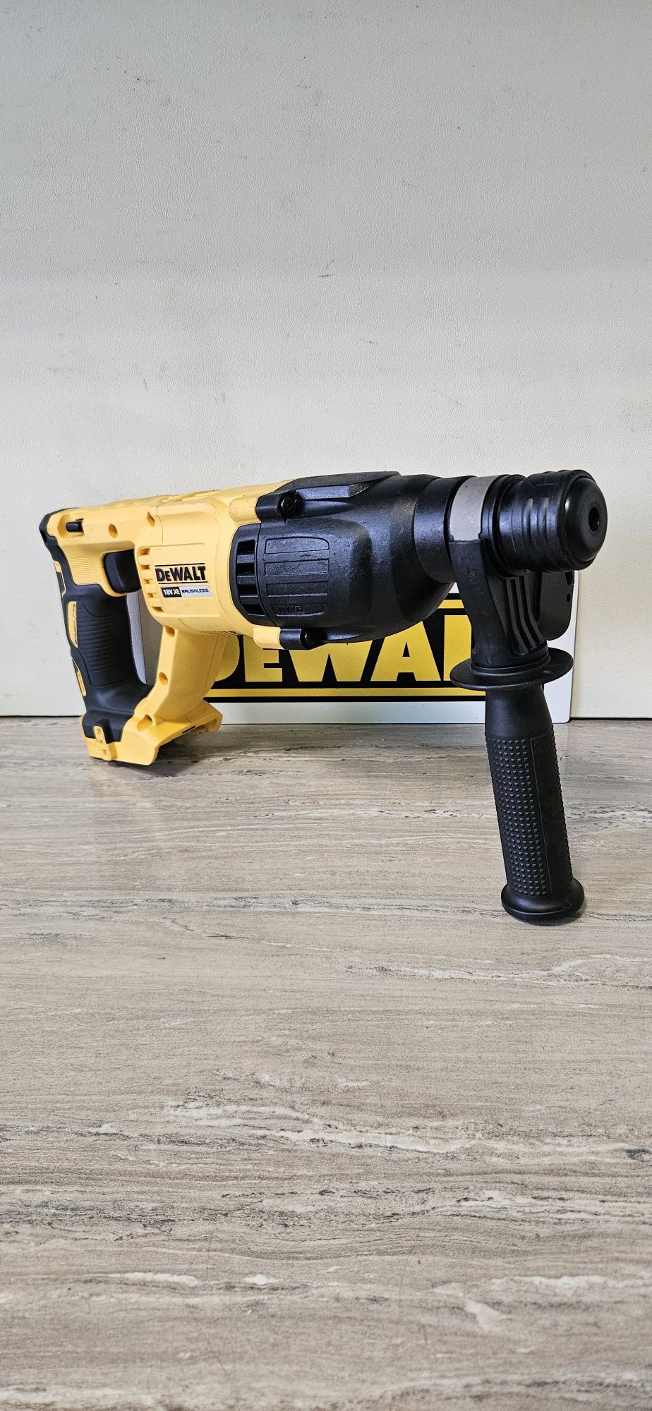 Dewalt Перфоратор DCH033 18V.BRUSHLESS