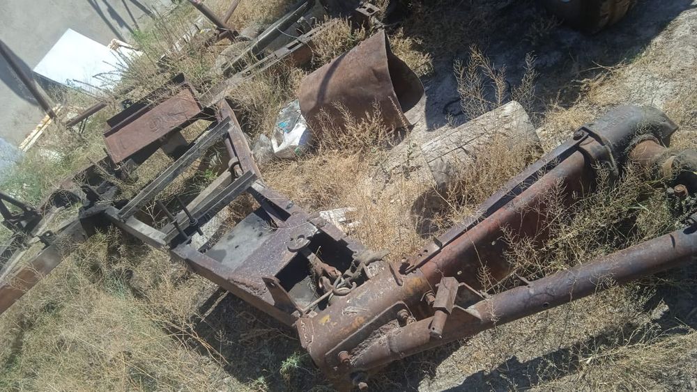 Продам двух грустные косилку