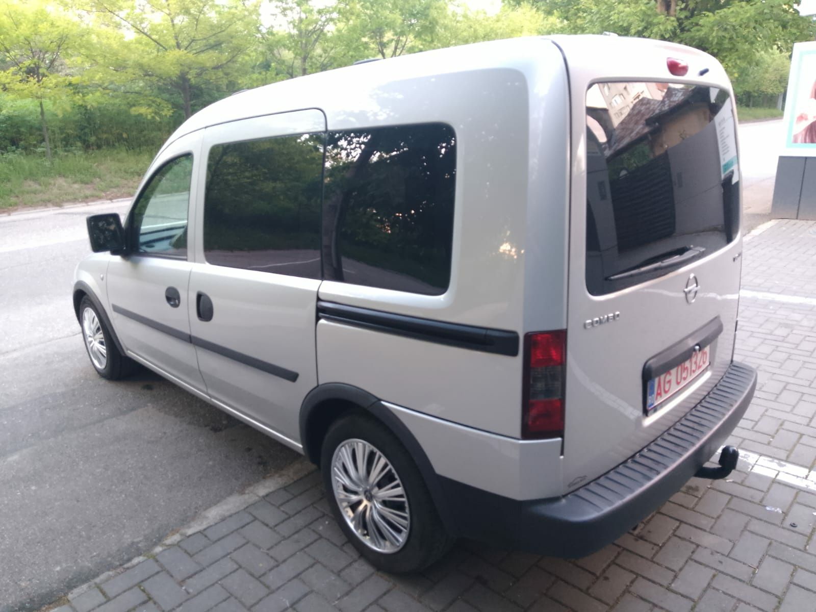 Opel Combo 1,7 cdti, Aer conditionat, Geamuri negre, Carlig