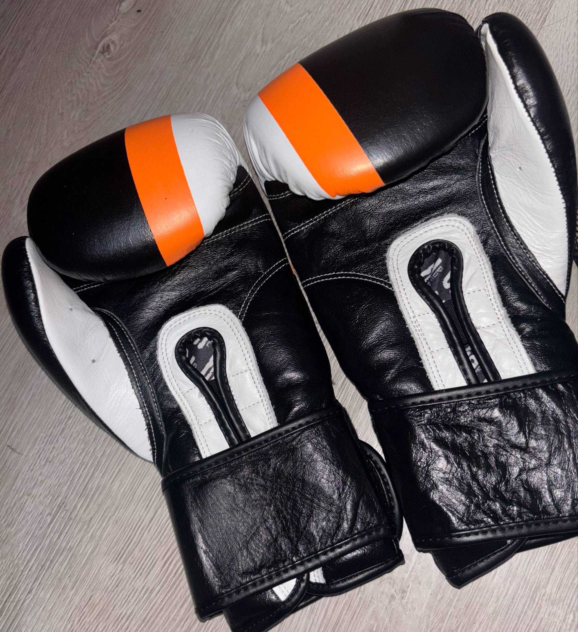 Продавам боксови ръкавици SZ Fighters