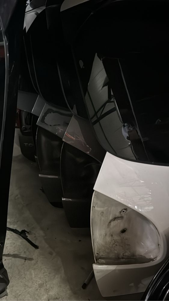 Haion capota portbagaj diferite culori porsche cayenne p7 an2011-2014