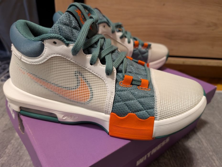 Vand Nike LeBron Witness VIII noi