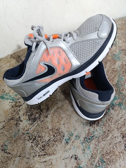 Nike Dual Fusion
