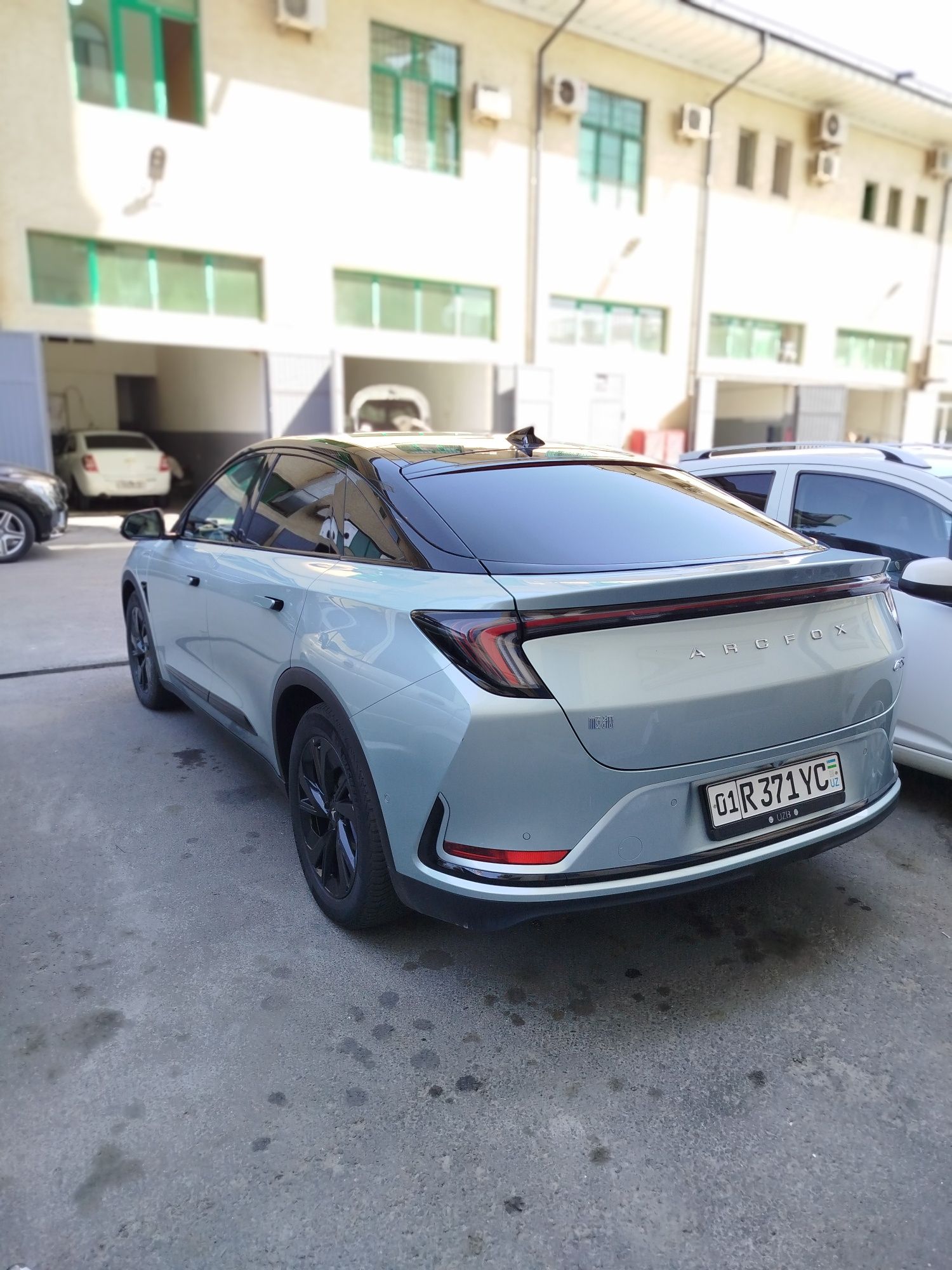 Arcfox 2023 electromobil vikupga beriladi