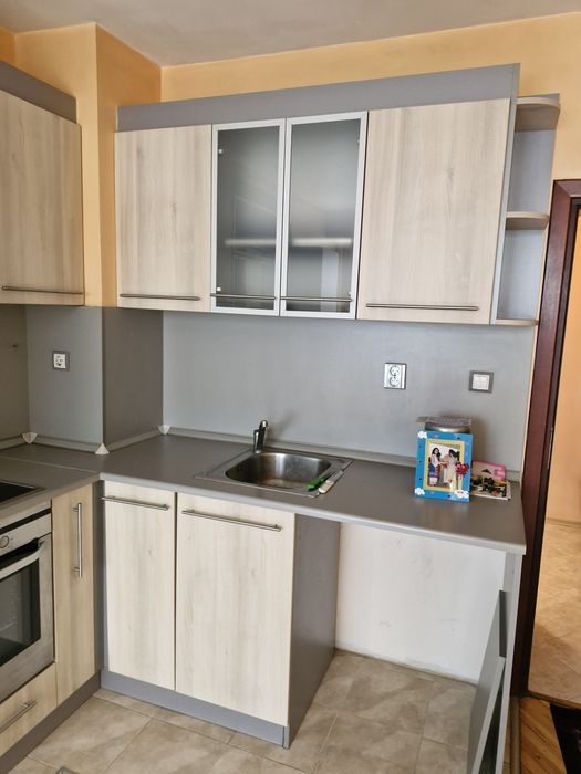 Ъглова кухня с фурна AEG и абсорбатор Teka – перфектно състояние