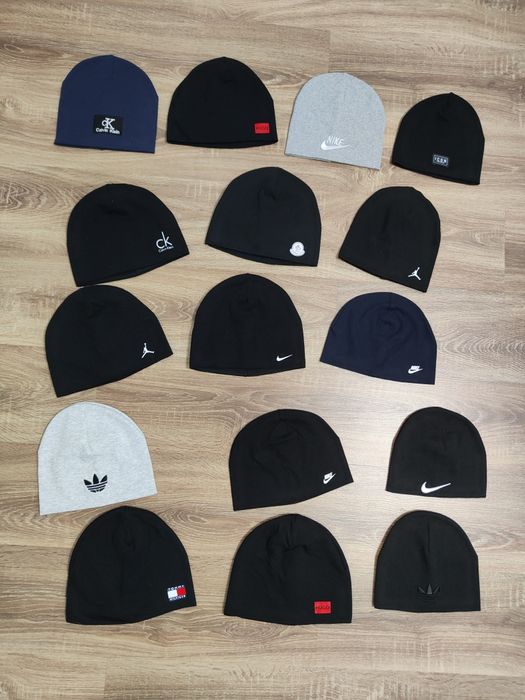 Fes Adidas , Fes Nike , Fes Jordan diverse Culori & Modele Pret pe buc