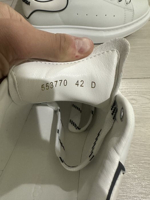 Alexander McQueen Adidasi