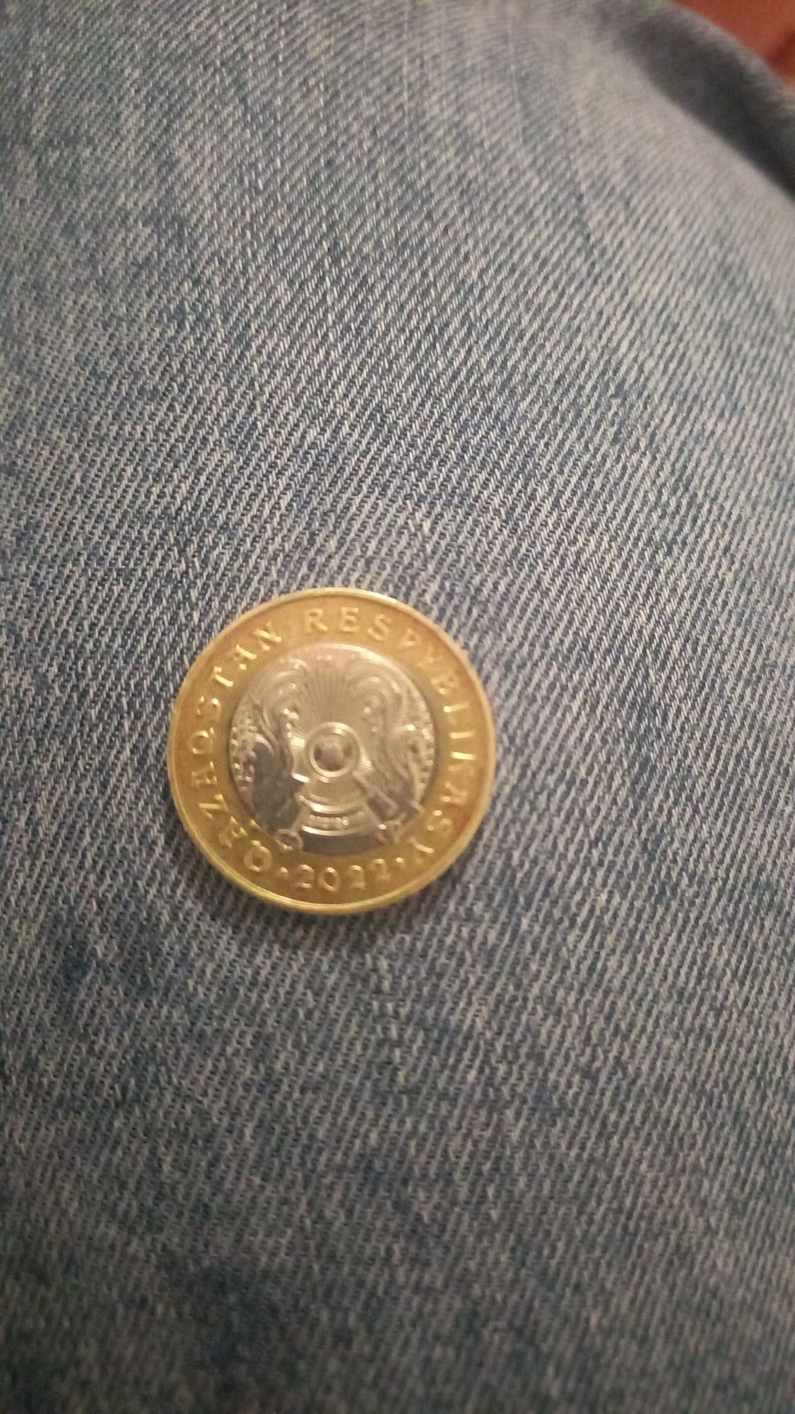 Монеты 100тенге 10 000