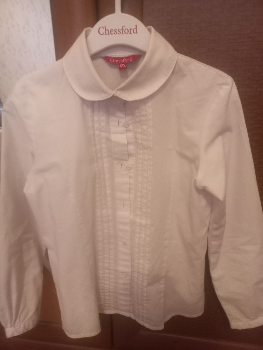 Продам школьную одежду
