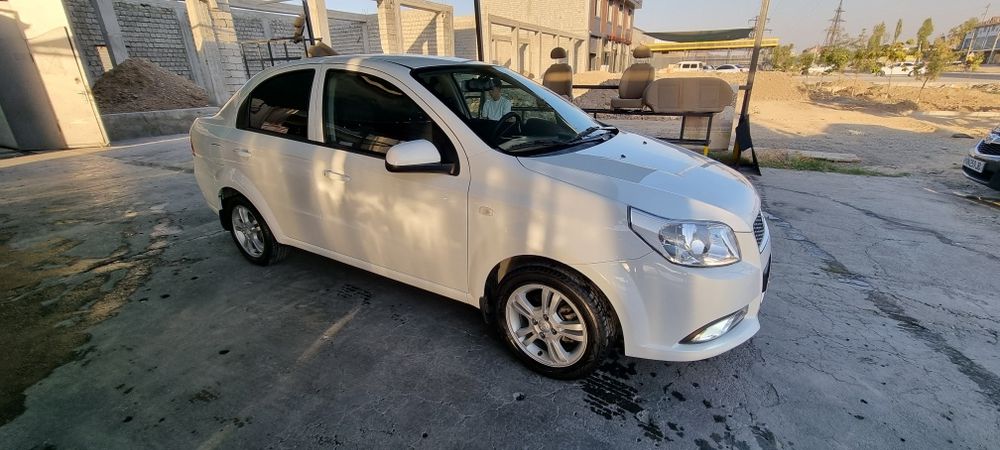 Nexia 3 avtomat. Metan 4. Moshina tiniq.