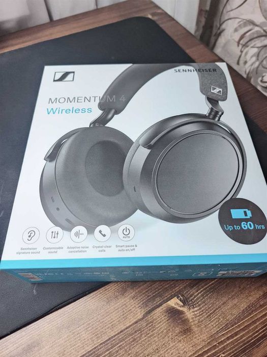 Наушники Sennheiser Momentum 4 черный