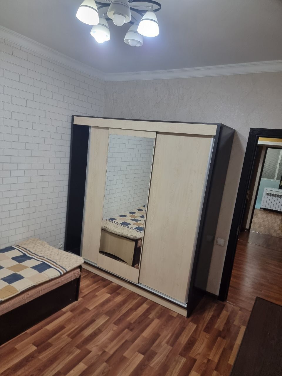 Сдам Квартиру 3 ком на Сергели 5 1 этаж