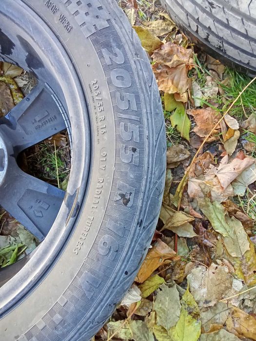 4 бр.Алуминиеви джанти с гуми 16 цола,350 лв.