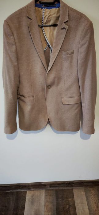 Sacouri și pantaloni