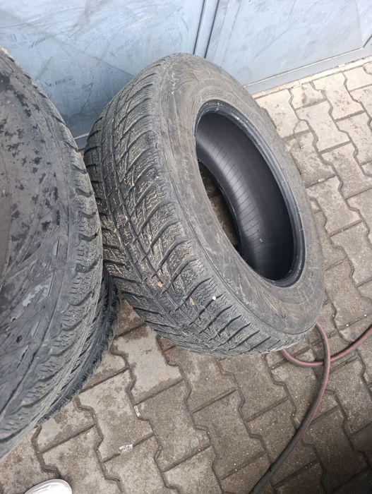 Зимни гуми 235/65/17 Nokian 4бр DOT 4020