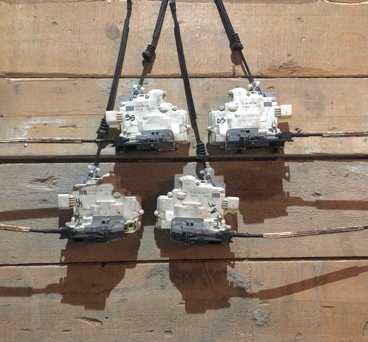 Broasca usa incuietoare usa portiera vw passat b6 b7 cc