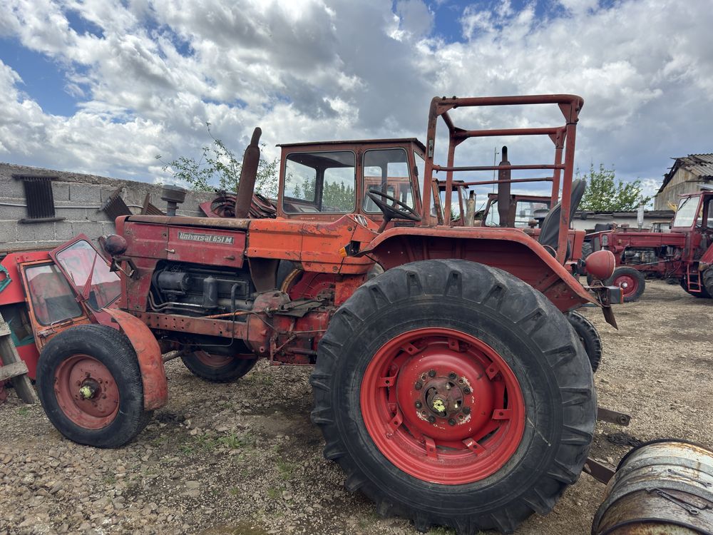 Tractoroare UTB 650M Export