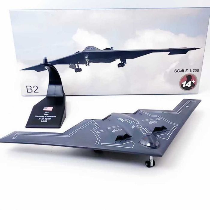 Macheta avion metalica B-2 Spirit Stealth USA 1:200 27cm