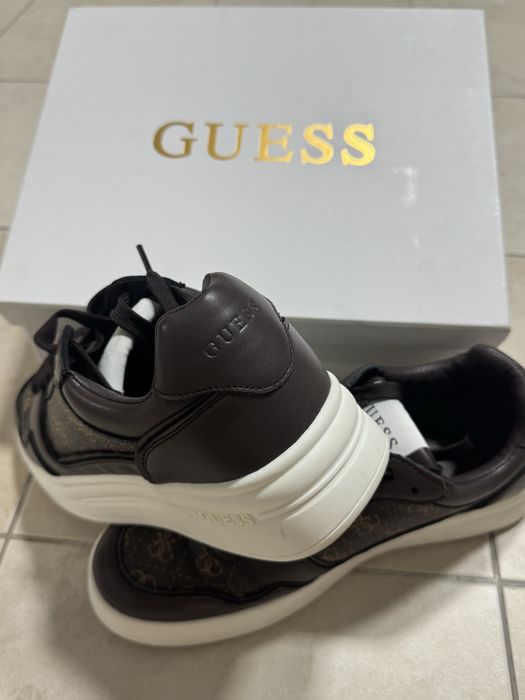 Adidasi GUESS marimea 41 - barbati