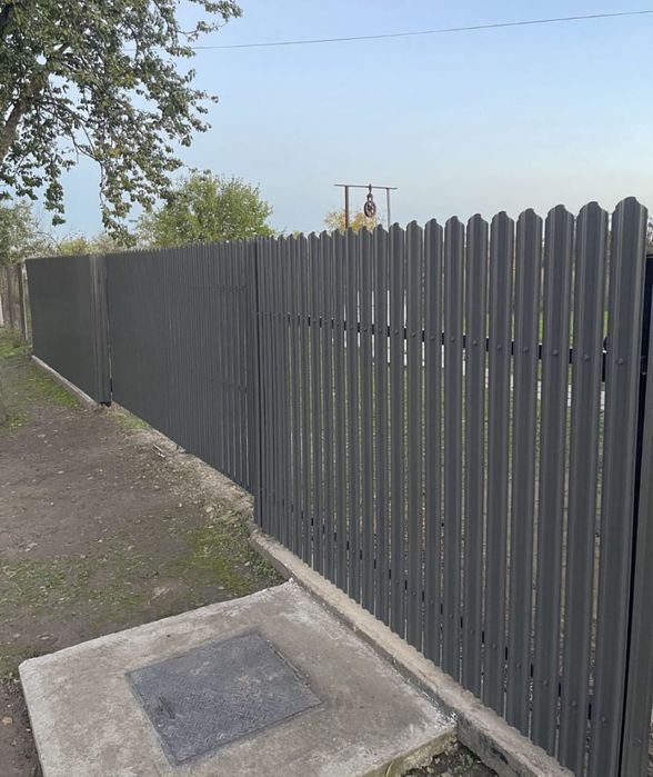 Construim garduri din sipca metalica, tabla cutata, plasa bordurata