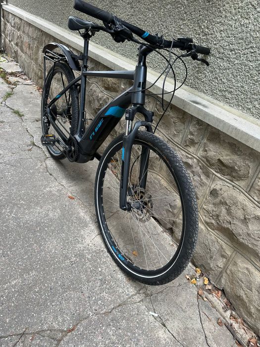 Bicicleta electrica Cube cross hybrid