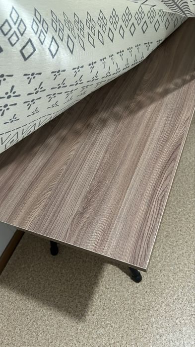 Продам стол и стулья