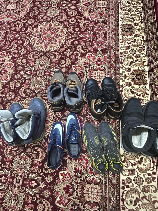 Продам подростковую обувь