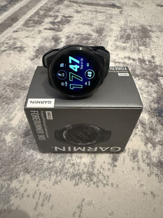 Часы Garmin продаются. Без царапин и повреждений, почти как новые.