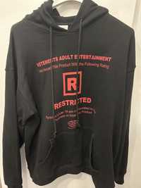 Hanorac VETEMENTS Restricted