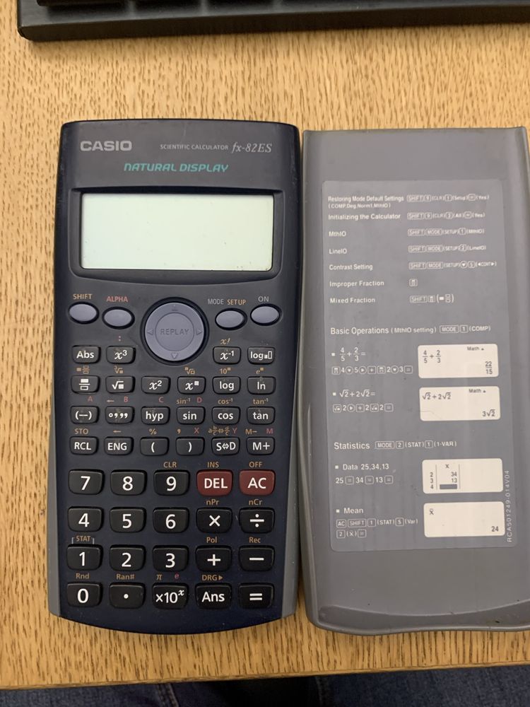 Calculator fx-82ES