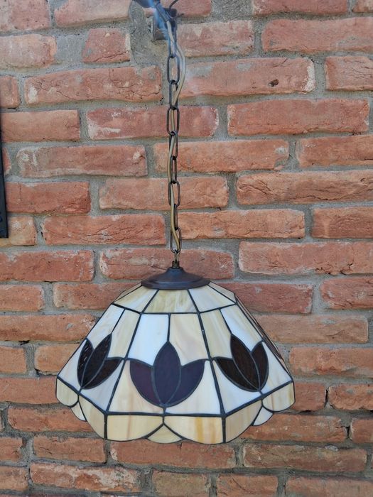 Lustra tavan vitraliu