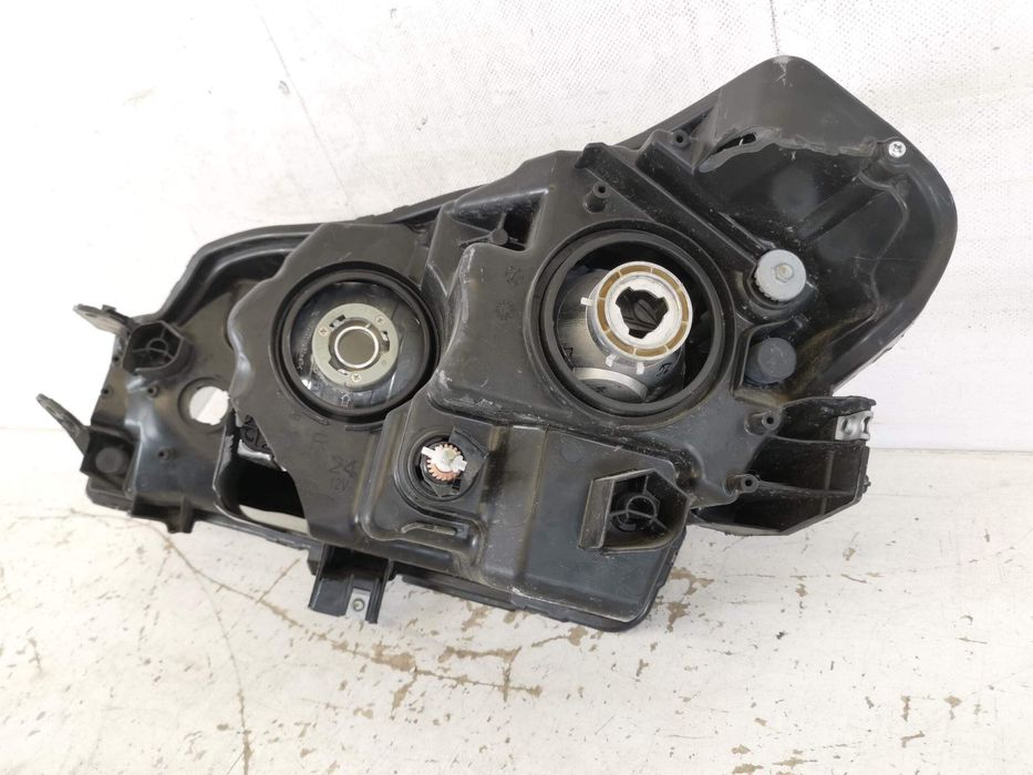 Десен фар с халоген Suzuki Vitara 2 [ - ] Оригинален, повреден Desен f