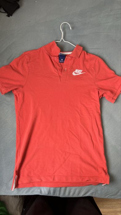 тениска Nike с яка