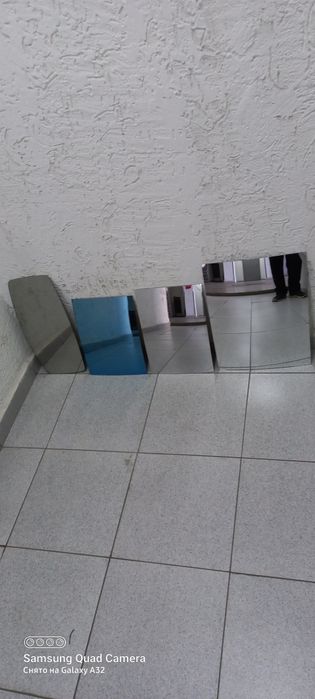 Зеркало заднего вида.