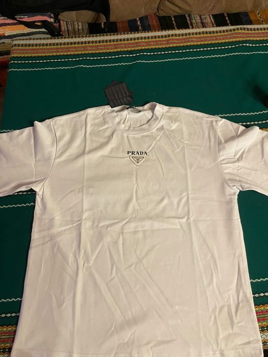 Тениска Prada (чисто нова)