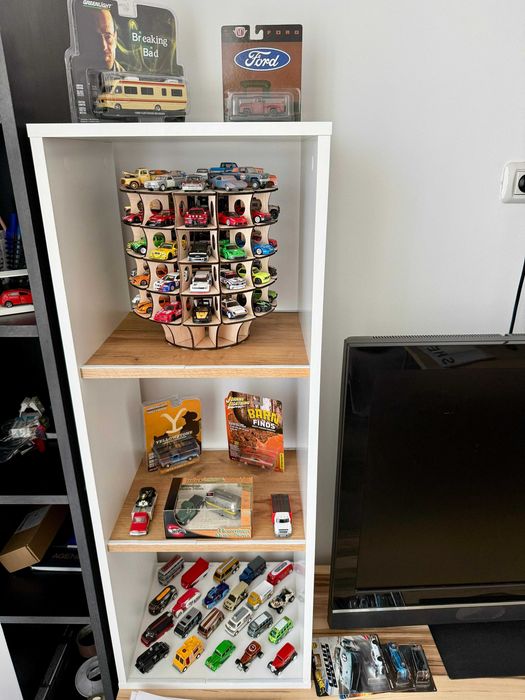 Display pentru mașinuțe 1:64 – Hot Wheels, Matchbox, Bburago 60 locuri