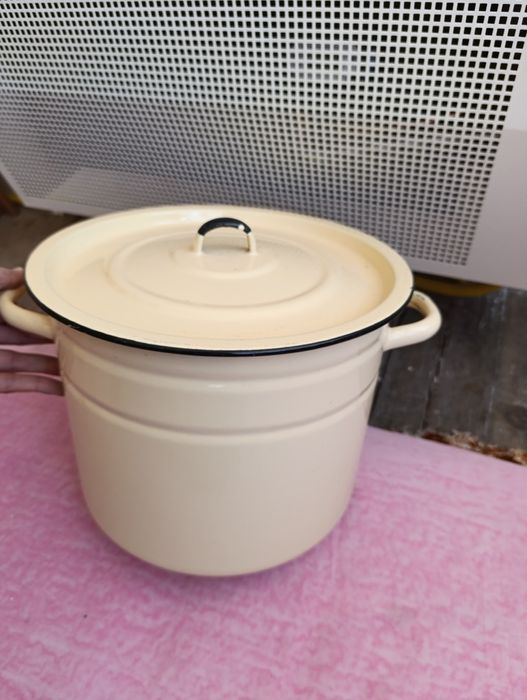 Кастрюля, срочно продам