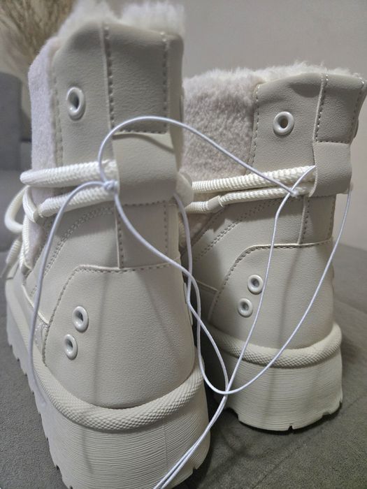 Промоция! Нови дамски апрески в бежов цвят