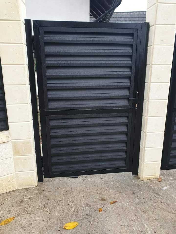 Garduri de diferite modele (panou jaluzele, sipca metalica, tabla BCA)