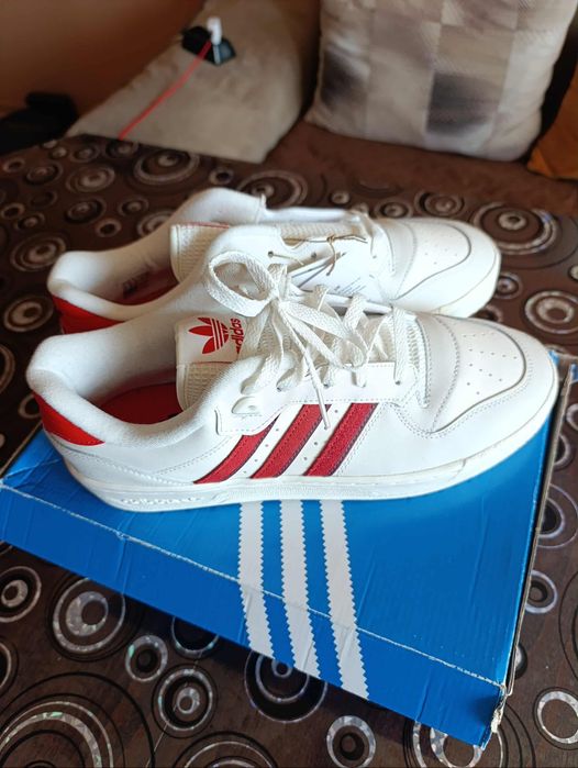 Нови оригинални мъжки кецове Адидас