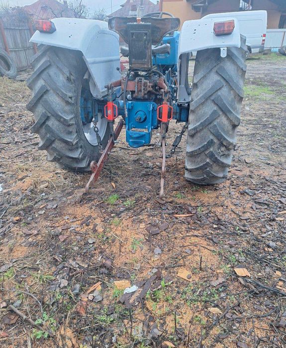 Tractor Universal 640