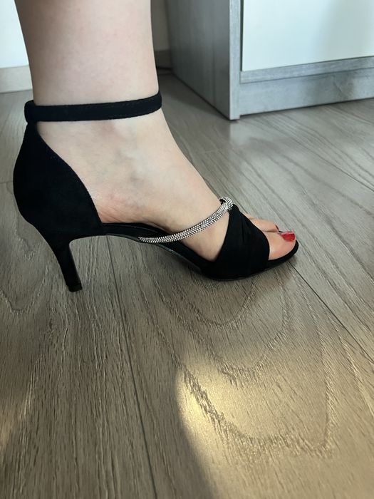 Sandale negre noi