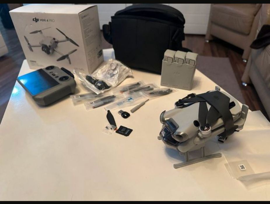 Dji mini 4 pro Fly more + telecomanda cu display