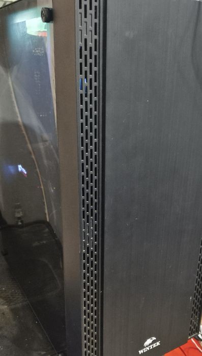 Мощный игровой компьютер.