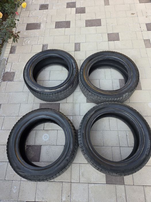 Продам зимние шины 215/55 r17