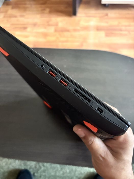 Asus ROG/Strix G502V defect pentru piese. i7-7 th gen. GTX 1070