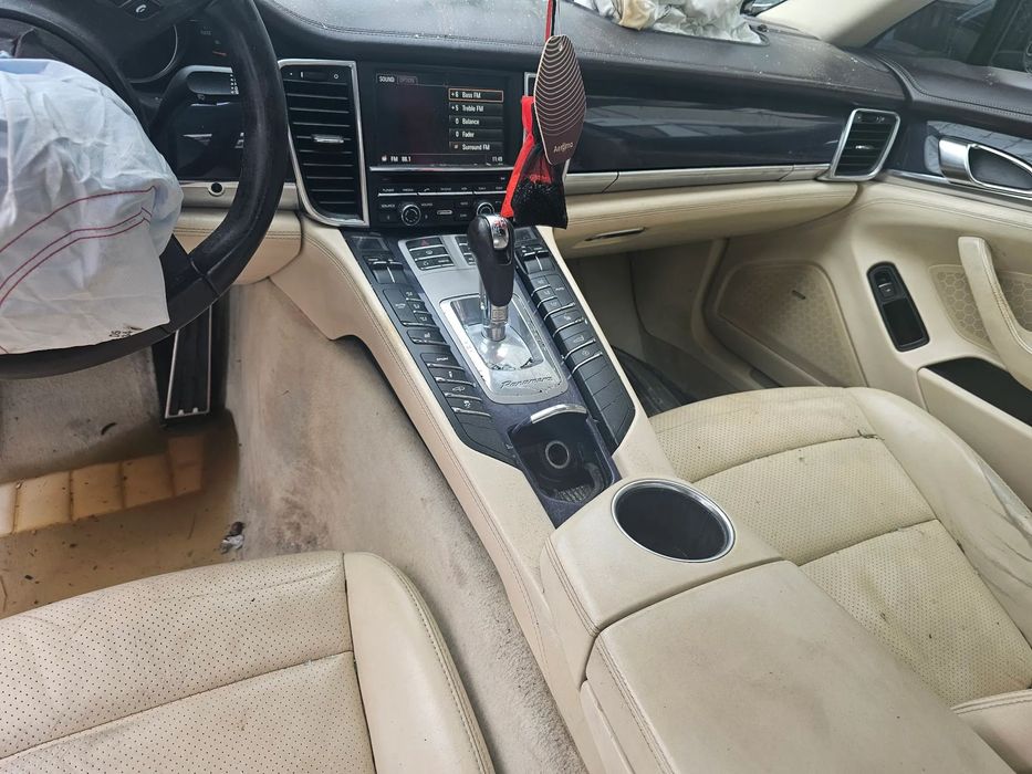 Dezmembrez Porsche Panamera 4 3.6 M4640 220KW an 2011
