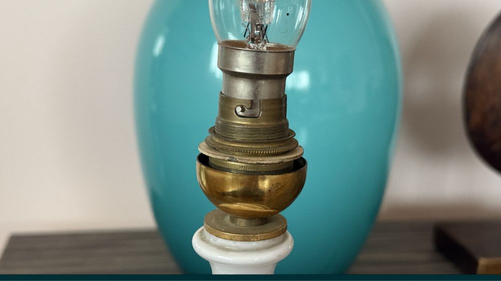 Lampa veioza art deco superba cu bec bayoneta antica vintage